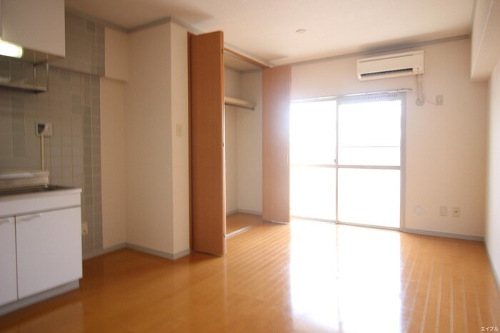 物件内観写真8　(居室)