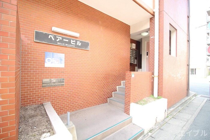 物件外観写真4　(エントランス部分)