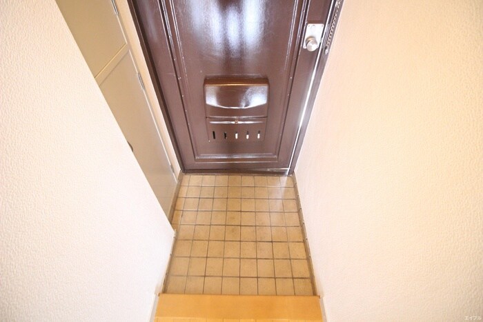 物件内観写真16　(玄関)