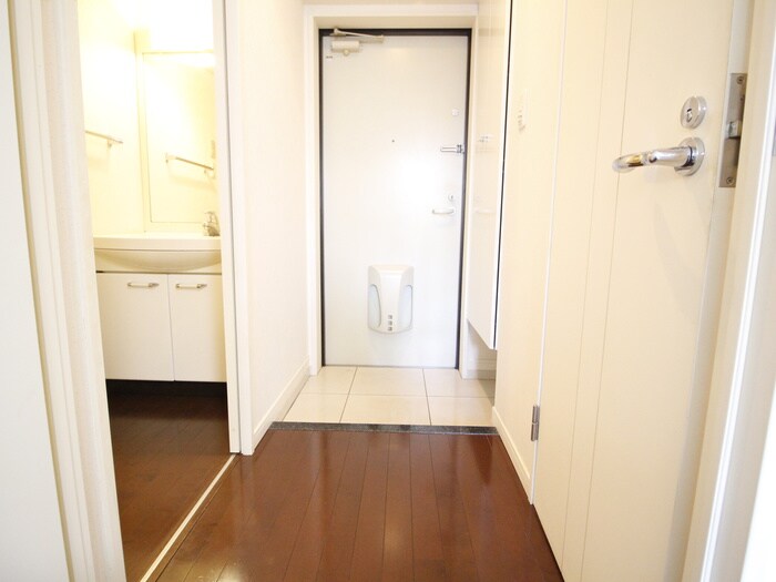 物件内観写真16　(廊下)