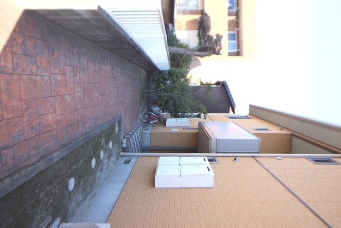 物件外観写真4　(エントランス部分)