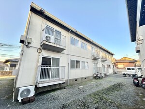 新緑とそよ風のラテⅡ外観写真