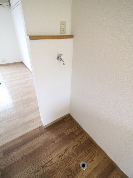 物件内観写真9　(洗濯機置場)