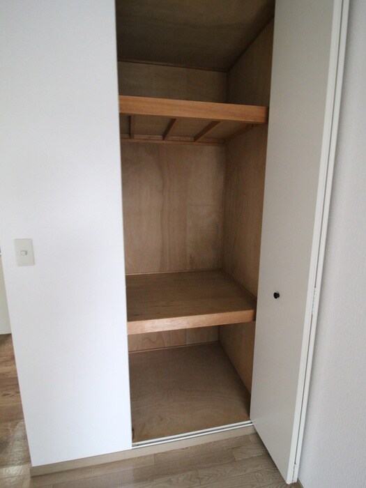 物件内観写真10　(収納)