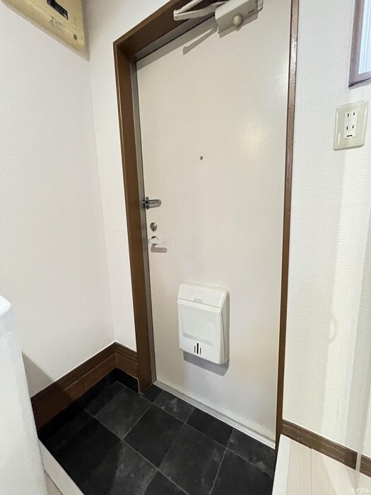 物件内観写真16　(玄関)