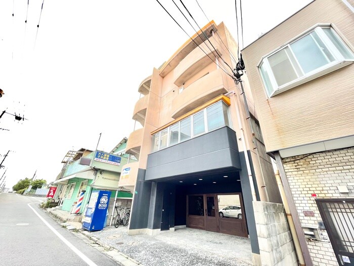 物件外観写真2　(駐車場)