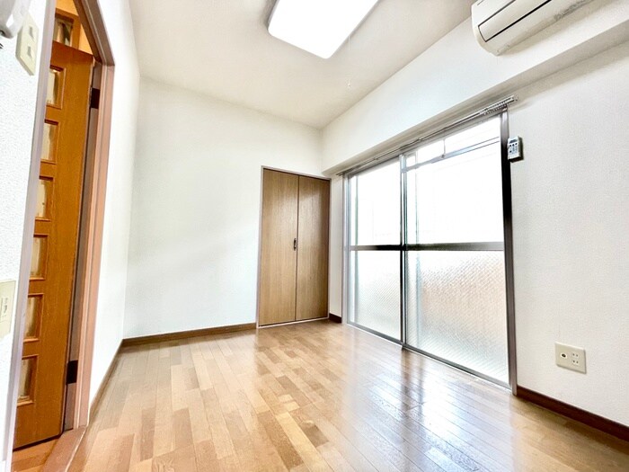 物件内観写真4　(居室)