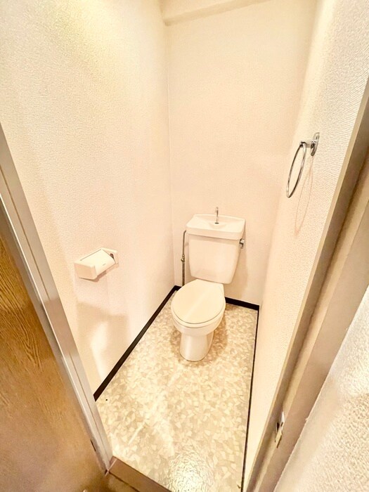 物件内観写真8　(トイレ)