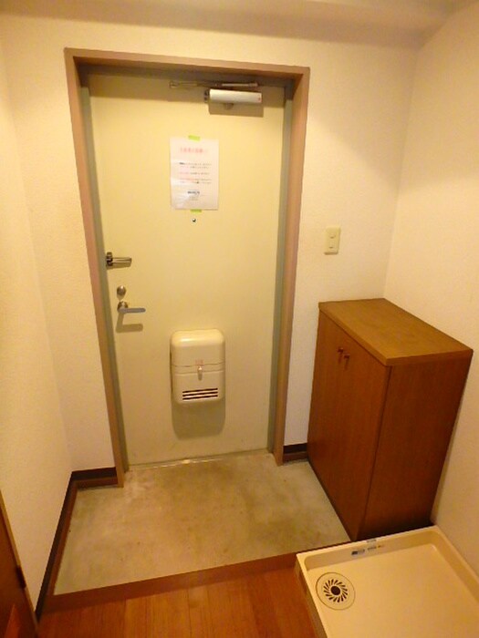 物件内観写真17　(玄関)