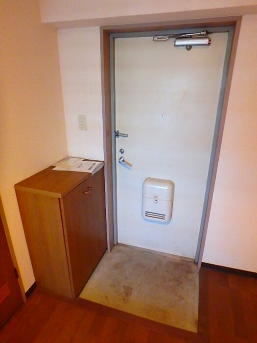 物件内観写真18　(玄関)