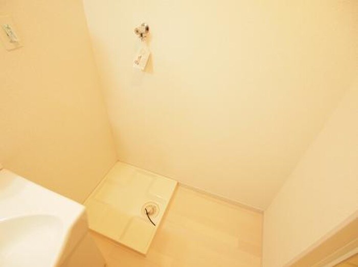 物件内観写真13　(洗濯機置場)