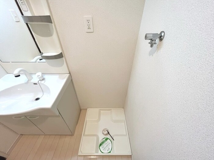 物件内観写真15　(洗濯機置場)