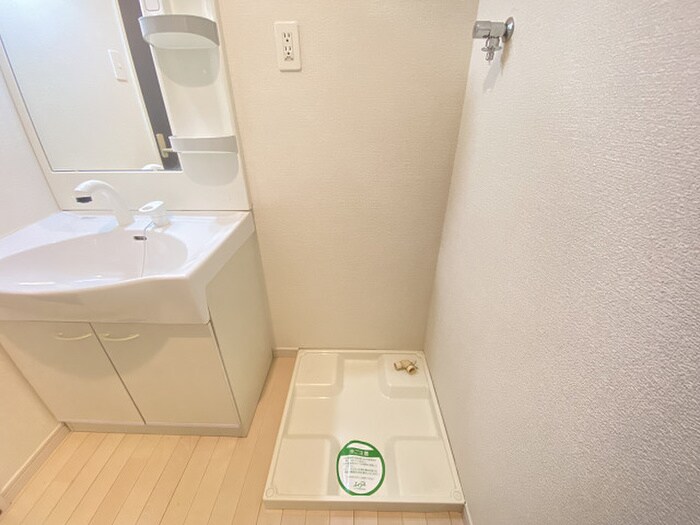 物件内観写真18　(洗濯機置場)