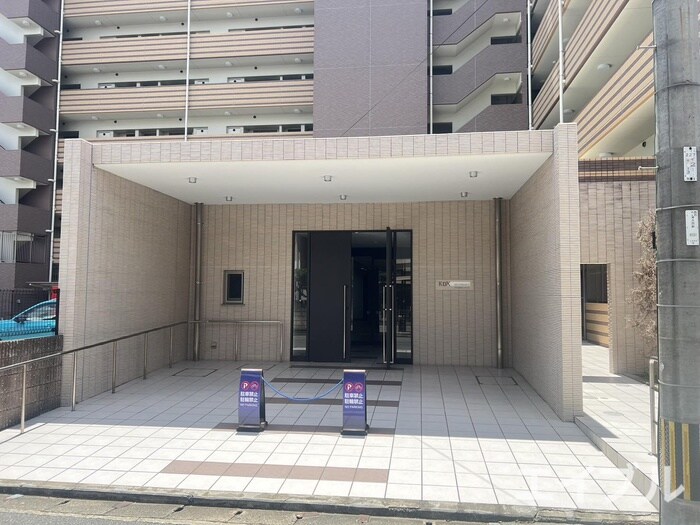 物件外観写真6　(エントランス部分)