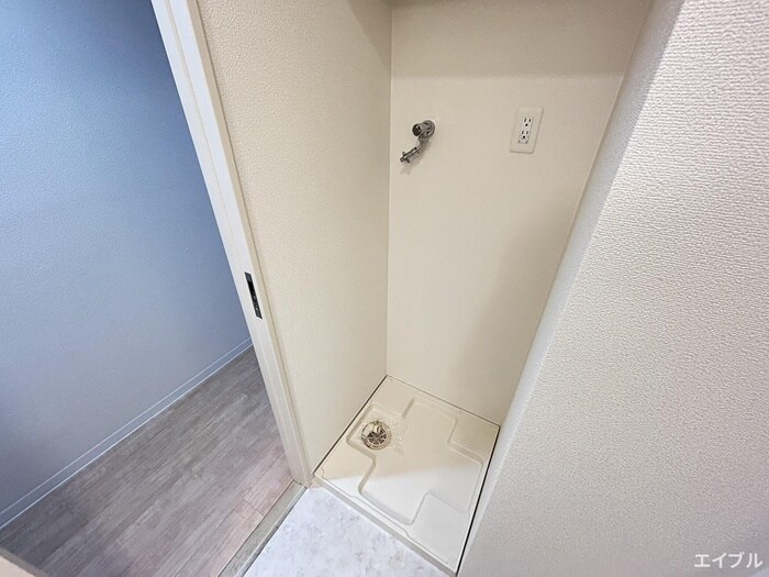 物件内観写真15　(洗濯機置場)
