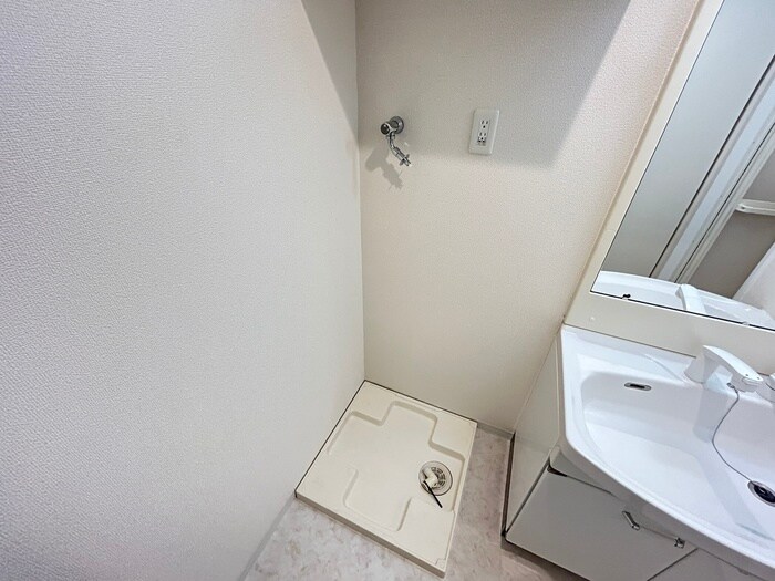 物件内観写真16　(洗濯機置場)