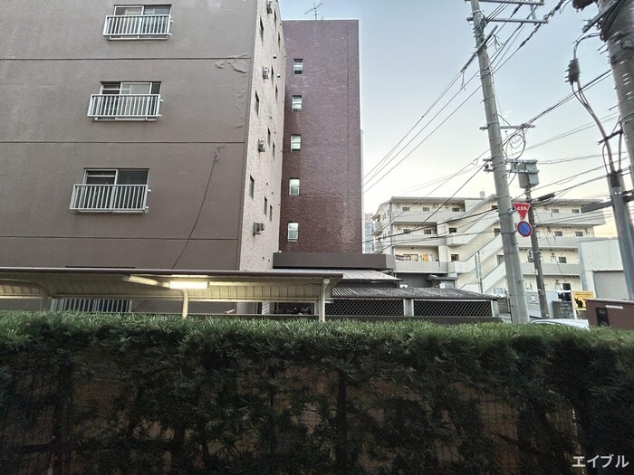 物件内観写真18　(室内からの展望)