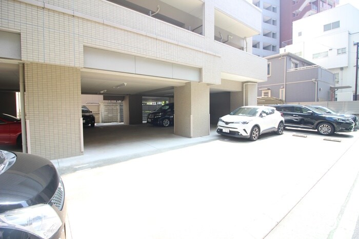 物件外観写真4　(駐車場)