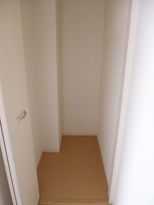 物件内観写真12　(収納)