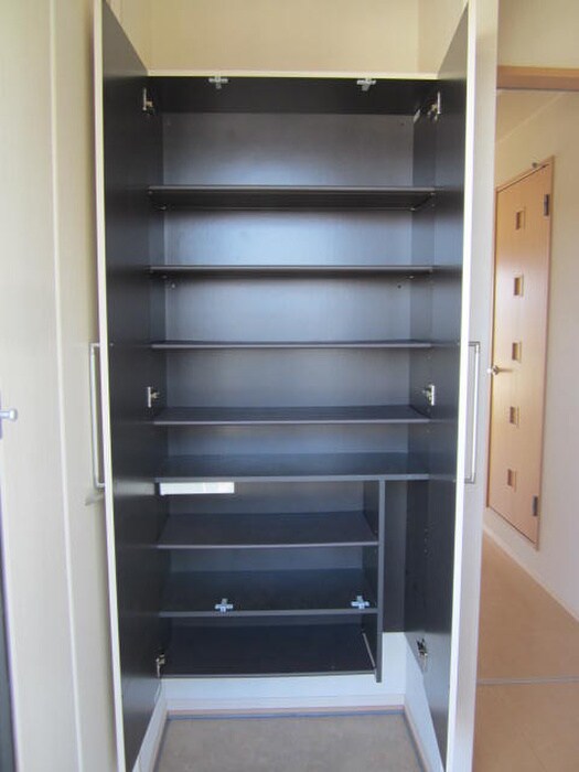 物件内観写真15　(靴箱)