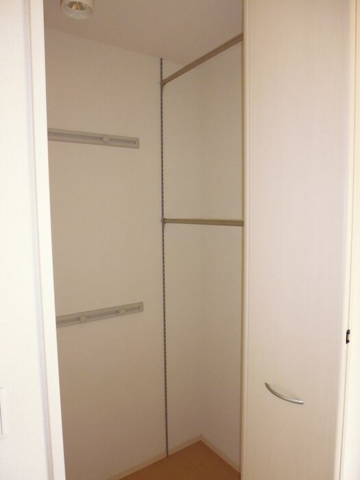 物件内観写真16　(収納)