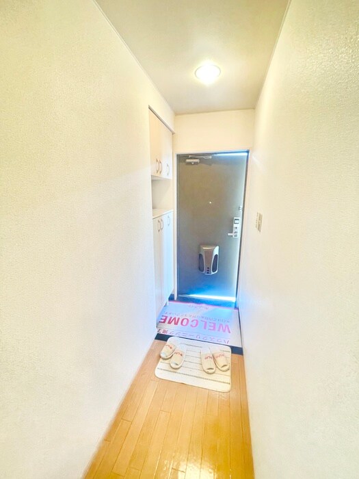 物件内観写真11　(玄関)