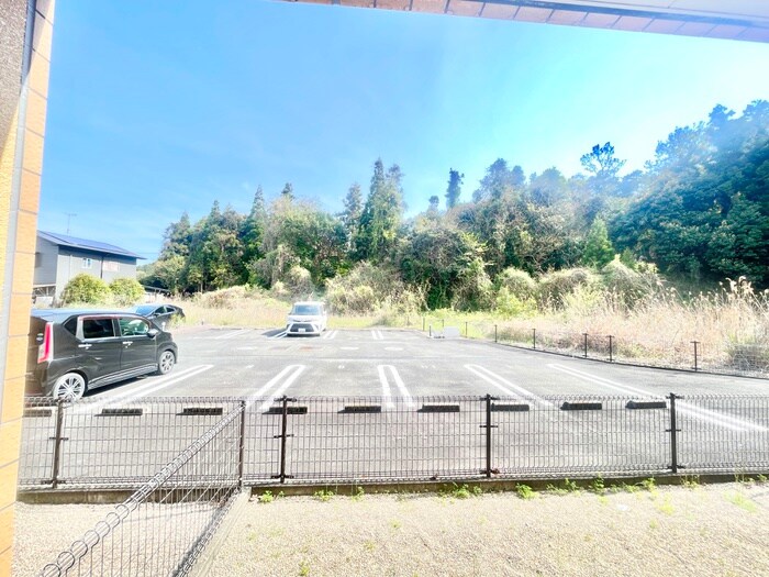 物件内観写真12　(室内からの展望)