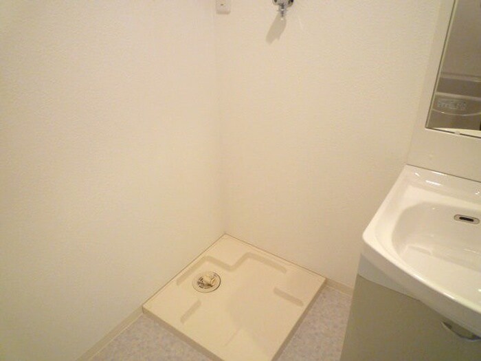 物件内観写真13　(洗濯機置場)