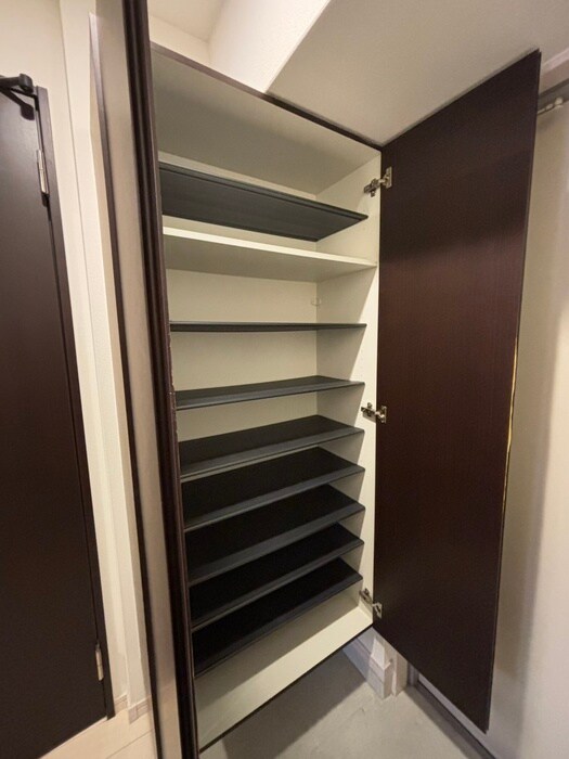 物件内観写真15　(靴箱)