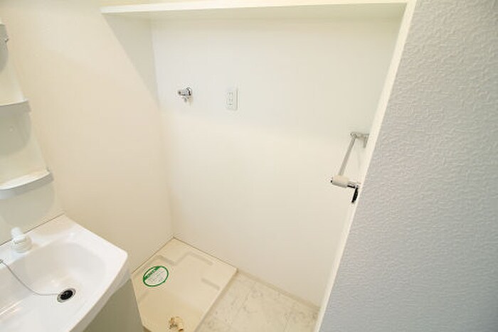 物件内観写真18　(洗濯機置場)