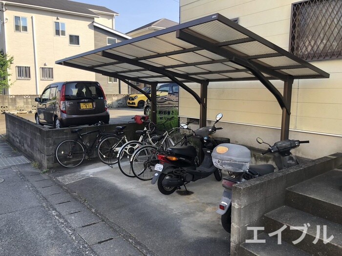 物件外観写真3　(駐輪場)
