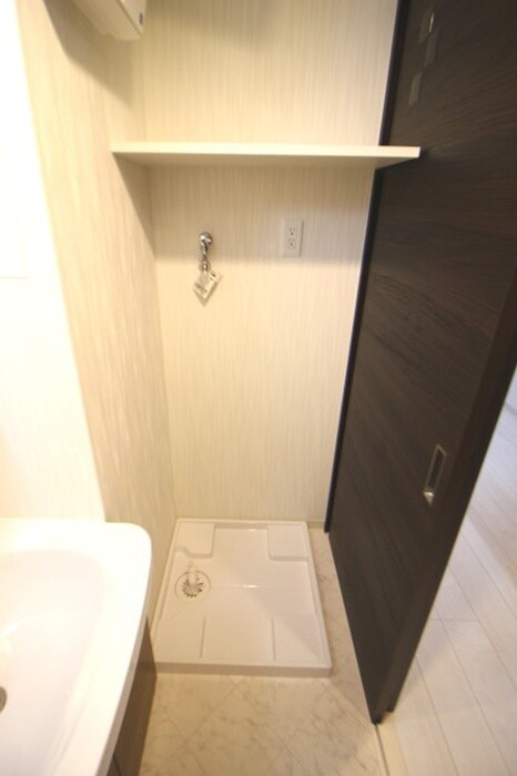 物件内観写真11　(洗濯機置場)