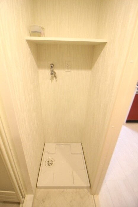 物件内観写真13　(洗濯機置場)