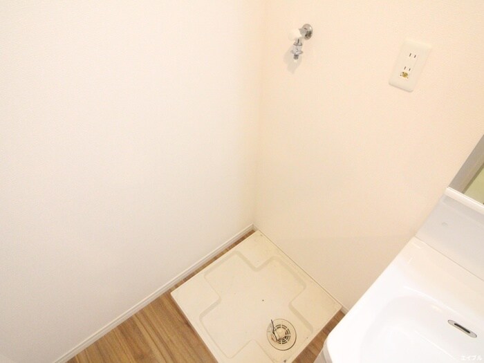 物件内観写真14　(洗濯機置場)