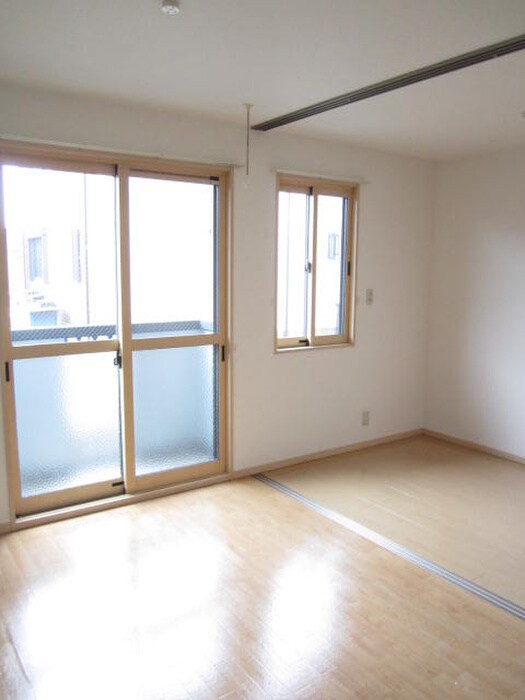 物件内観写真4　(居室)