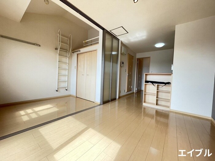 物件内観写真4　(居室)