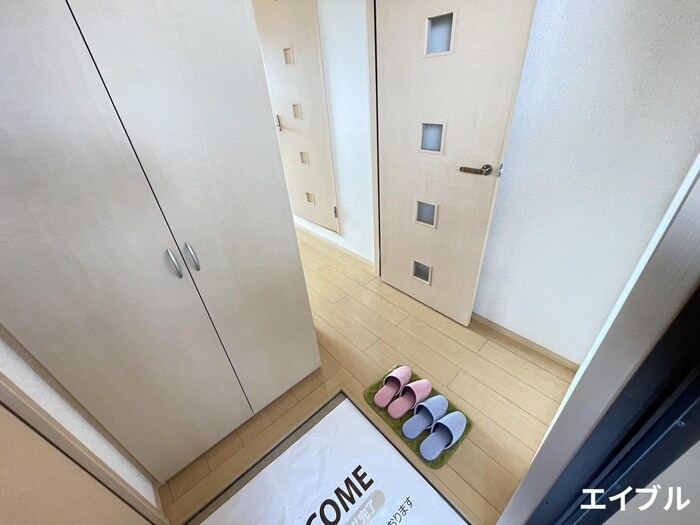 物件内観写真14　(玄関)
