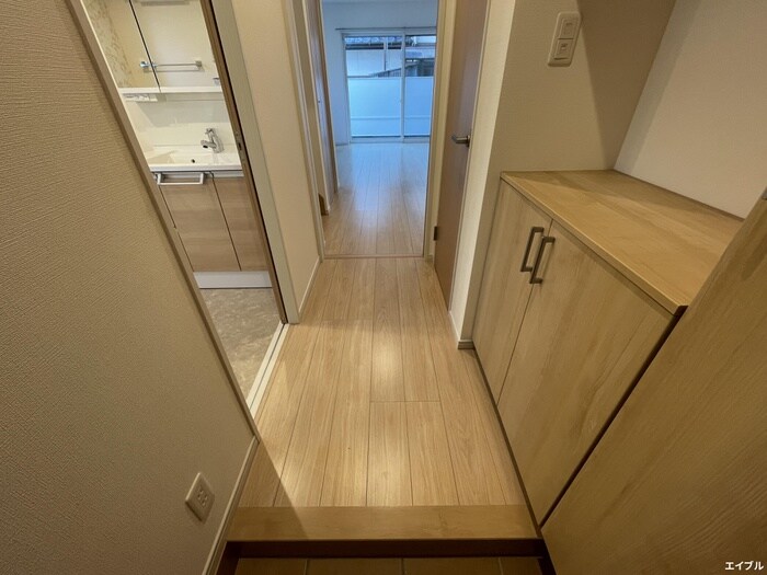 物件内観写真11　(玄関)