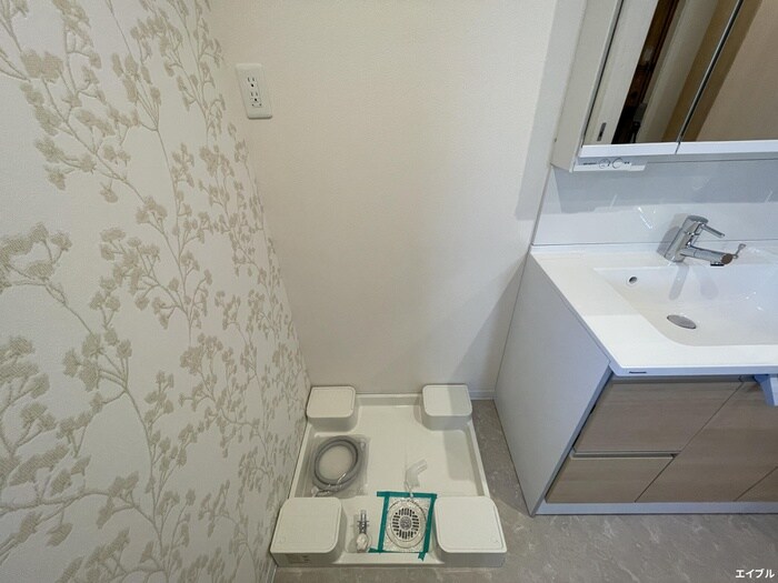 物件内観写真16　(洗濯機置場)