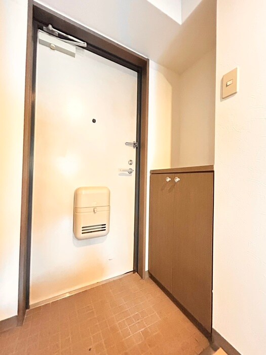 物件内観写真7　(玄関)