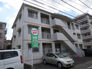 シャトレ春日外観写真