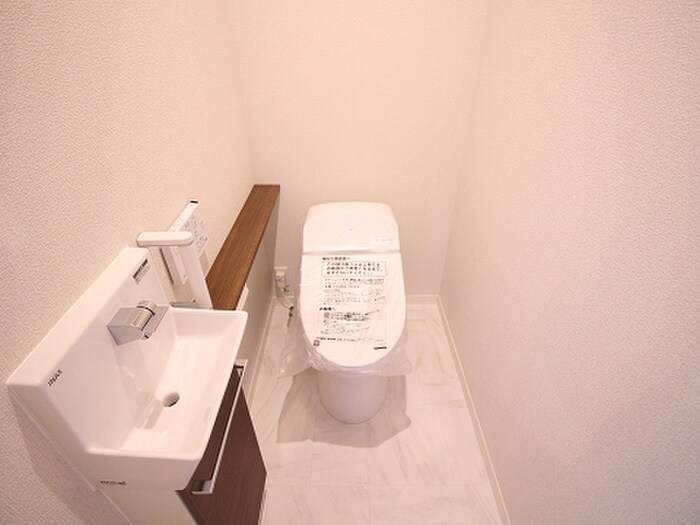 物件内観写真9　(トイレ)