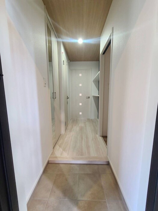 物件内観写真10　(玄関)