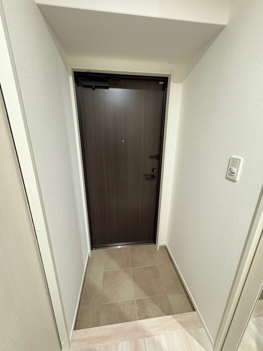 物件内観写真13　(玄関)