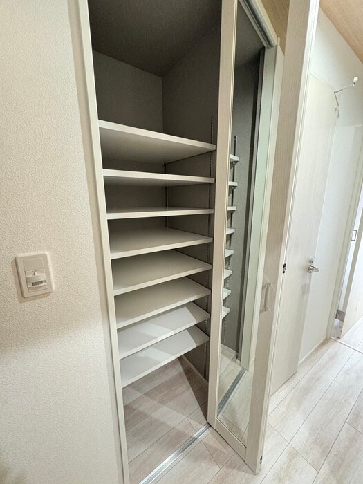 物件内観写真15　(靴箱)