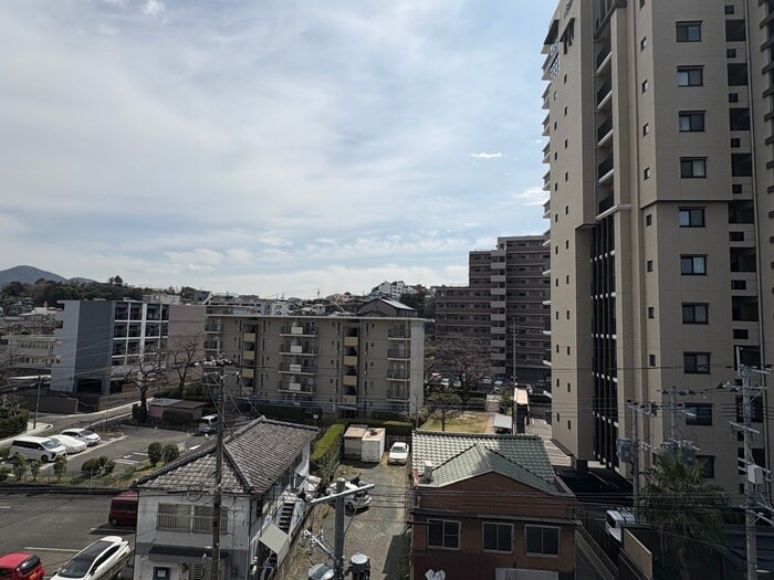 物件内観写真16　(室内からの展望)