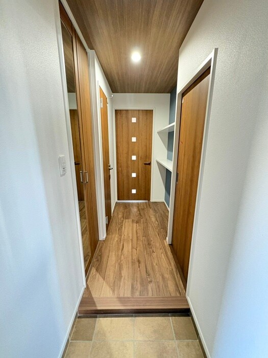 物件内観写真17　(廊下)