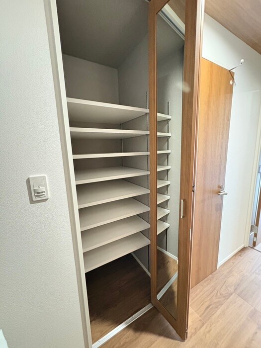 物件内観写真18　(靴箱)