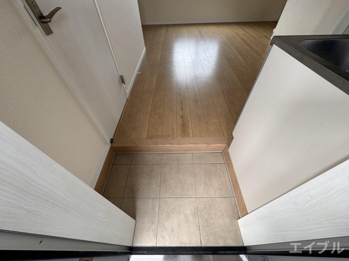物件内観写真15　(玄関)