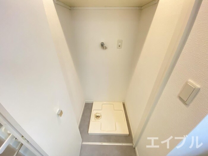 物件内観写真12　(洗濯機置場)